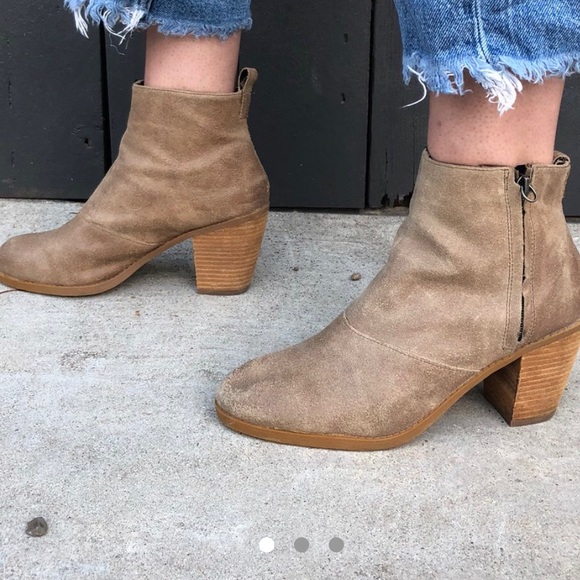 Dolce Vita Booties - Picture 2 of 3